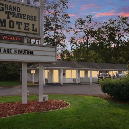 Grand Traverse Motel Traverse City Exterior photo